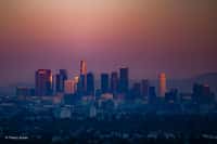 Un monde en mouvement | Downtown | Los AngelesDowntown Los Angeles pulse au rythme de l'innovation, de la culture et de l'urbanisme. Entre gratte-ciel imposants et quartiers éclectiques, cet épicentre incarne l'énergie inépuisable d'une ville en perpétuelle métamorphose.© Thierry Suzan - Tous droits réservés 